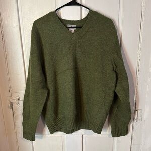Men’s L.L. Bean V Neck Sweater Size M